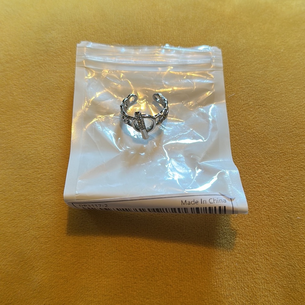Fashion ring